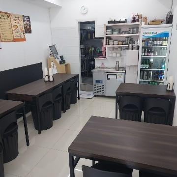 깔끔하고 리모델링 얼마안된  음식점