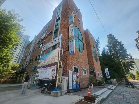 탁 트인 공간 초등학교 앞 아파트 단지내 상가 역활을 하는 상가