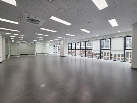 가산퍼블릭 실60평 룸3개 탕비 입주협의