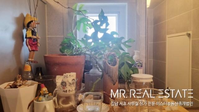 압구정역 인근.3면통창 채광우수.내외관 최상급 인테리어