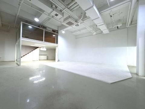 청담사거리 인근에 위치한 무권리! 층고높은 지하매물! 호리존