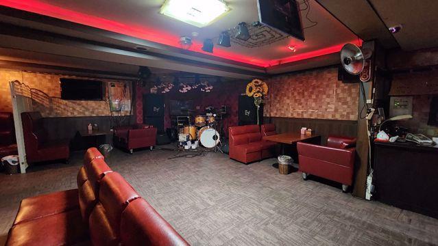 새절역 역세권, 단골고객 많은 노래주점