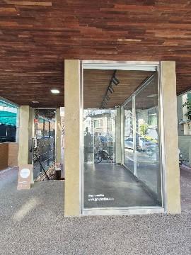 신축급 외관 편리한 1층 사무실 깔끔한 내부 공간