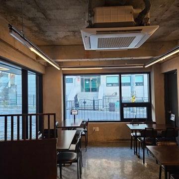 해방촌 초입 넓은 야외 공간과 신축 시설을 갖춘 1층 상가 임대