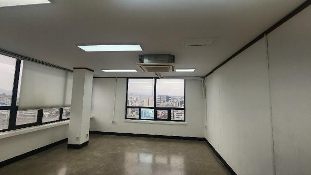 동대문종합시장 인근 청계천 바로 앞 엘베있는 저렴한 사무실