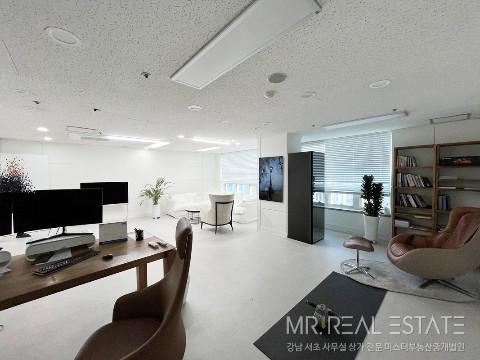 선정릉대로변초역세권 단독층 자주식주차 무권리화이트톤 홀+룸3+탕비