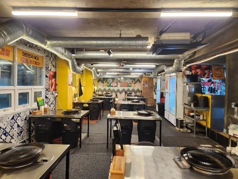 홍대 핵심 상권, 노출 최상 1층 고깃집 가능 상가 L