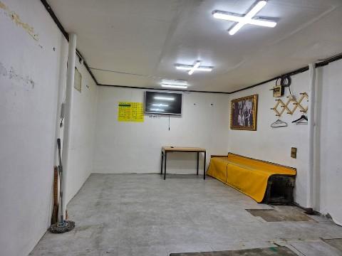 1층상가 피혁및부자재시장 동묘구제시장 등 모든업종가능 권리금 없음