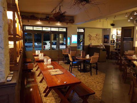 샤로수길, 넓은 면적의 접근성 좋은 봉천동 맥주호프점