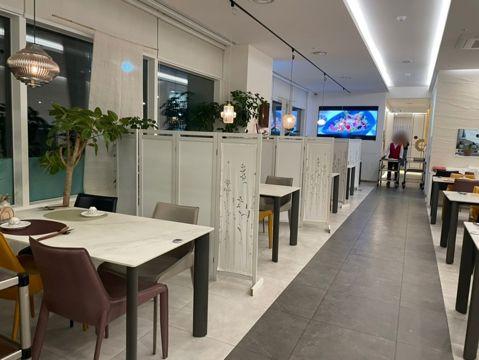 서초동 주상복합건물 내, 인테리어 및 시설 최상 한정식 레스토랑