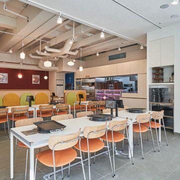 서초동 남부터미널역 역세권, 깔끔한 인테리어, 주방 시설 완비된 고깃집