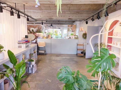 쌍문동 대학가에 위치한 꽃집