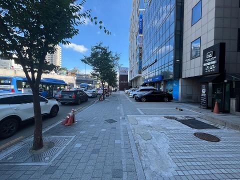 한남오거리 대로변, 최상의 입지, 대형 사무실, 주차 3대