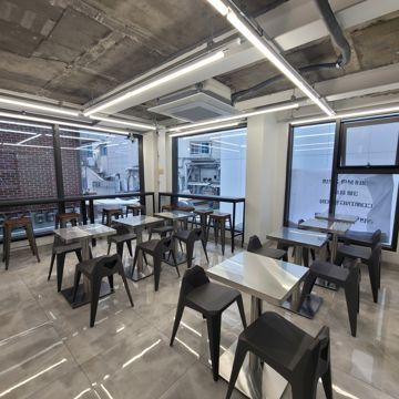 성수동1가 초역세권, 인테리어 및 시설 최상 분식점