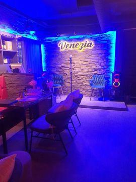 구산역 역세권, 대로변 사거리 코너 위치, 인테리어 완비된 노래주점