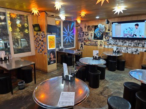 사당동 대로변에 위치한 실내포차