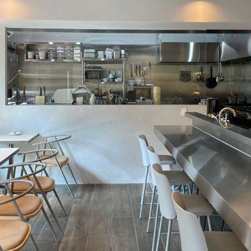 한강로1가 삼각지역 초역세권, SNS 핫플레이스, 단골 많은 요리주점