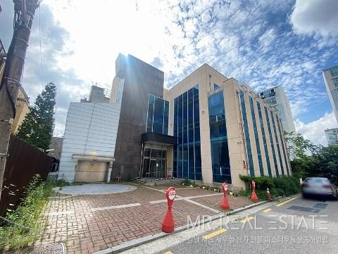 실사진 논현역인근 통사옥 주차 10대 노출천장 레일조명