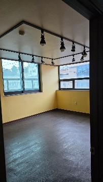 지하철역 5분이내, 넓은 공간과 편한주차 임차건물