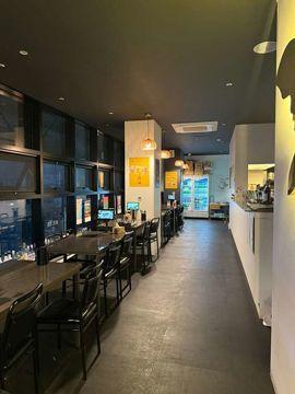 방이동 번화가에 위치한 요리주점