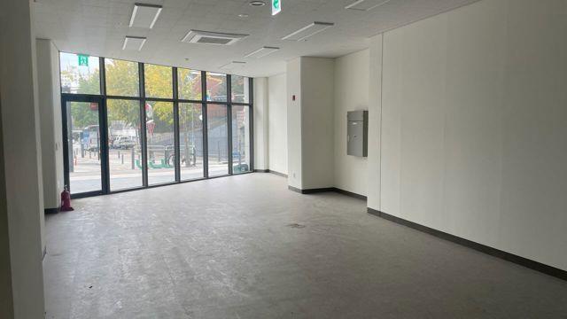 아파트 단지내 권리금 없는 점포. 빠른 입점 가능.