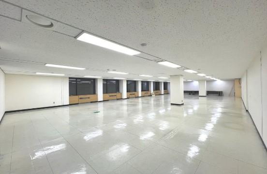 신사역 , 논현역 더블 역세권 인테리어 A급으로 괜찮은 가성비 사무실