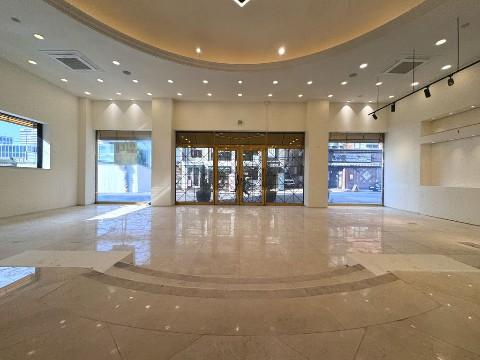 강남구청역 인근에 위치한 가시성,접근성 좋은 무권리! 1층 상가!