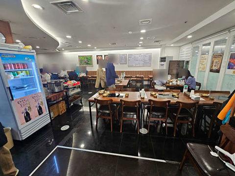 동자동 복합상권에 위치한 음식점