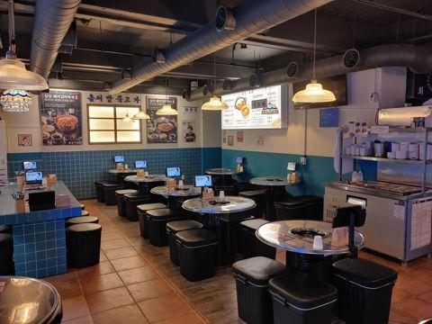 창천동 신촌역 역세권, 연세대 대학가 위치해 학생 고객 많은 한식집