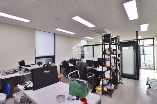 룸인테리어 설치된 사무실 매물 , 탕비공간 풀세팅 끝