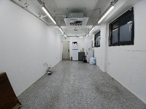홍대입구역 도보 5분 신축급 1층 사무실 작업실