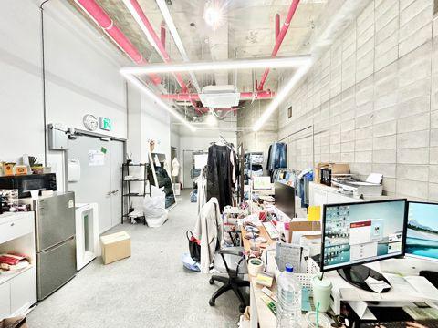 # 2023년 신축건물/ 실 27평/ 층고 4미터 이상/ 주차 1대