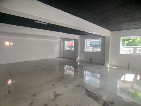 홍대입구역 도보 8분 무권리 전용 26평 상가