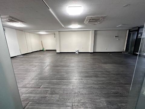 부암동 대로변 코너 1층