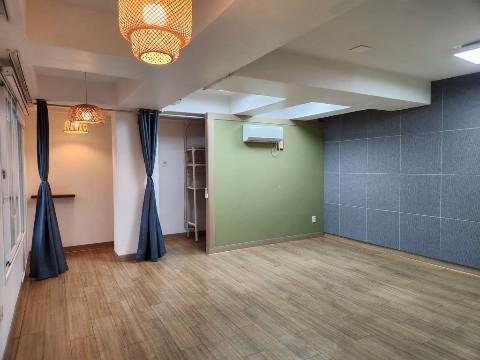 연남동 감성 거리 속 소형 오피스 공간 L