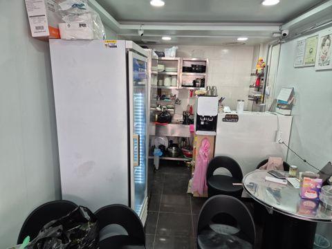 전농동 대로변에 위치한 실내포차