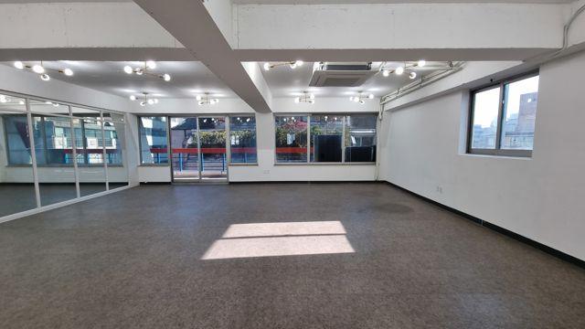 ● 이런 단독 테라스에 환한 내부 정말 놀랍습니다