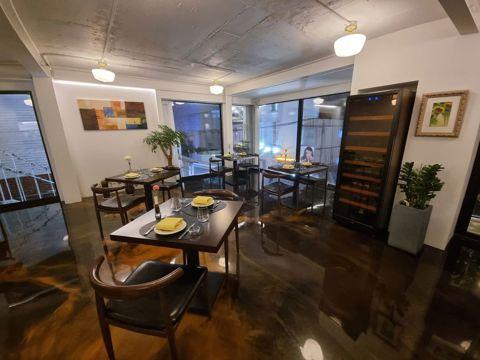 합정역 도보 5분 전용25평 2층 레스토랑