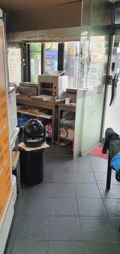 홍제동 주거지역 위치, 주방 시설 완비, 단골 많은 꼬치구이 전문점