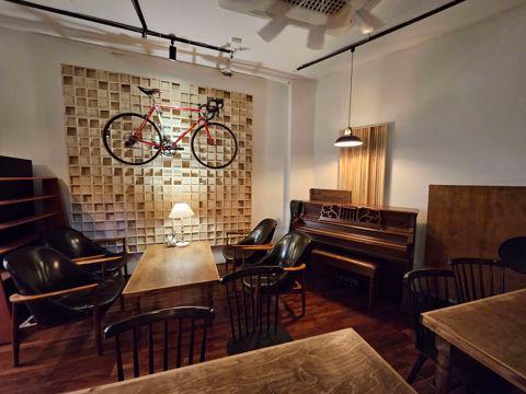 인테리어 완비된, 성수동 통건물 카페