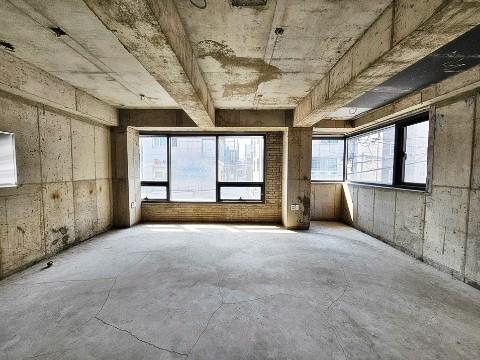 JS 망리단길 메인대로 신축급 무권리 신축 상가