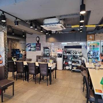 양꼬치 거리 양꼬치 전문점 급매로 권리금 대폭 인하