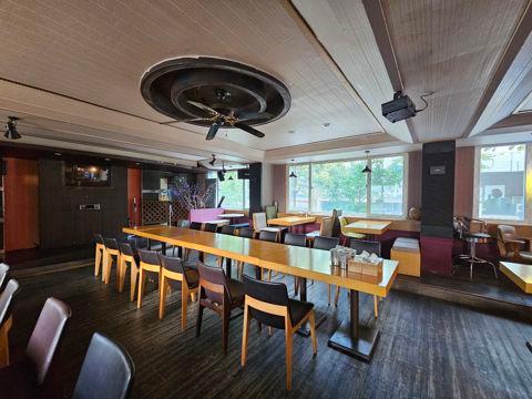 연건동 오피스상권에 위치한 2층 호프집