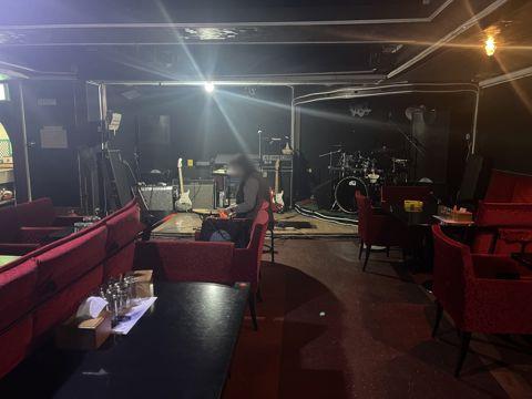 방학동 대로변, 단골 손님 많은 단란주점