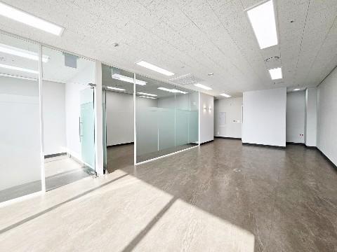 ⭐ 초역세권 사무실. 룸2개 풀인테리어 완료. 공용공간 굳 ⭐