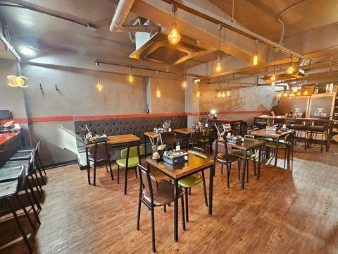 흑석동, 중앙대 앞 대학가 상권에 위치한 술집