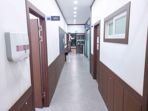 노량진동 복합상권에 위치한 학원