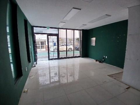 무권리, 성대역에서 성대기숙사로 이어지는 길목 1층, 뒷마당 서비스 공간