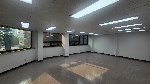 내부수리 20폄 사무실 주차O 저렴 깨끗하고 컨디션 굿