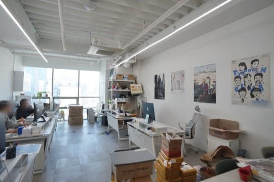 성수역 카페거리 인근 노출형 인테리어